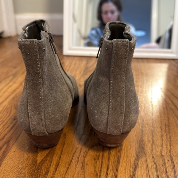 Marc Fisher Leather Western Detailed Ankle Boots Wanida Taupe Suede - Picture 8 of 10